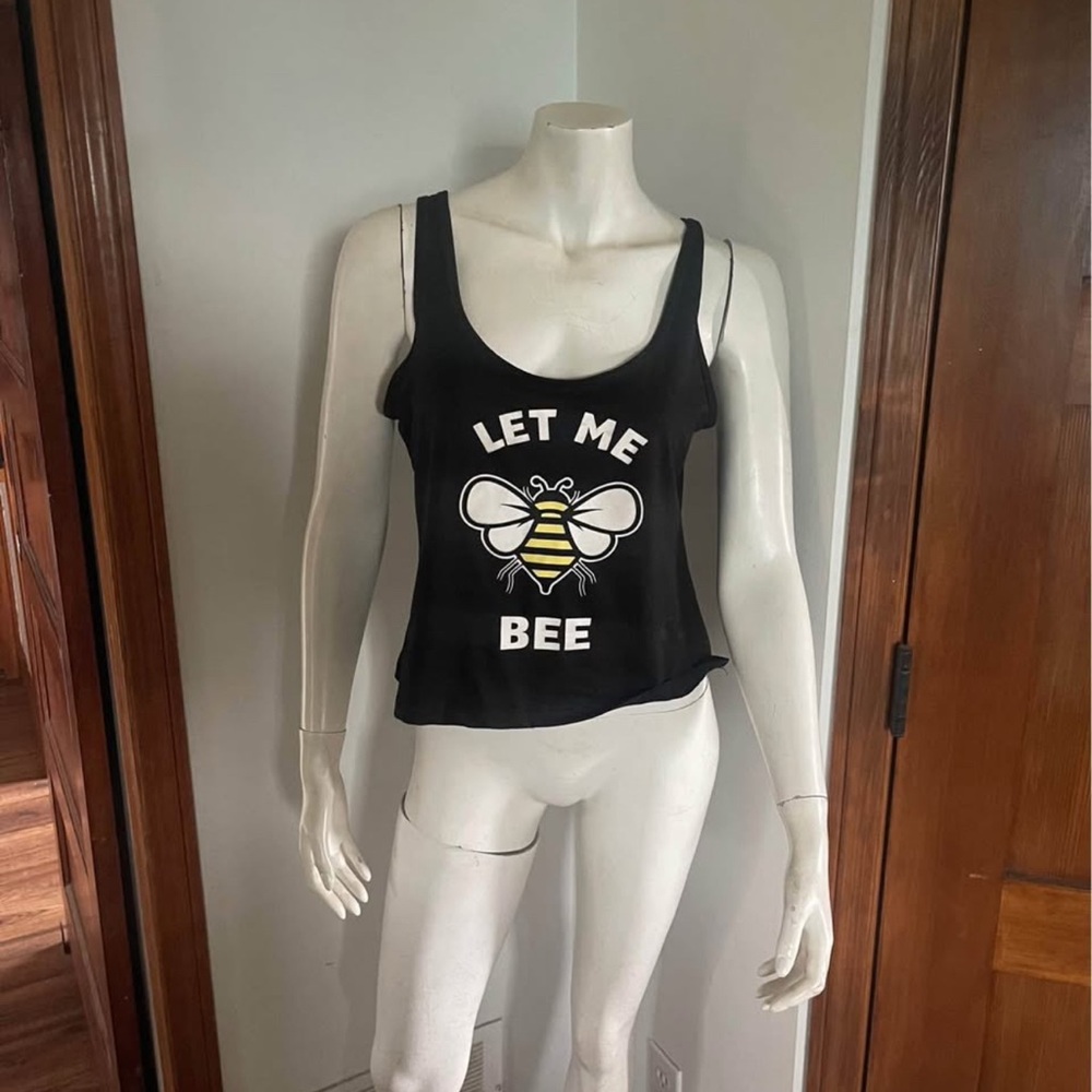“Let me bee” crop top